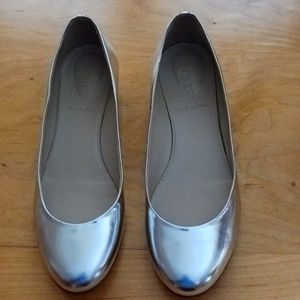 J.CREW Janey Metallic Flats Size 7 1/2 Silver w/Gold heel A+ EUC
